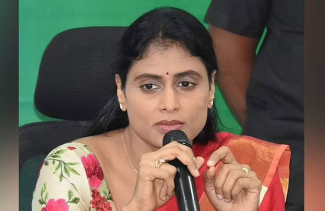 YS Sharmila Fires on CM KCR