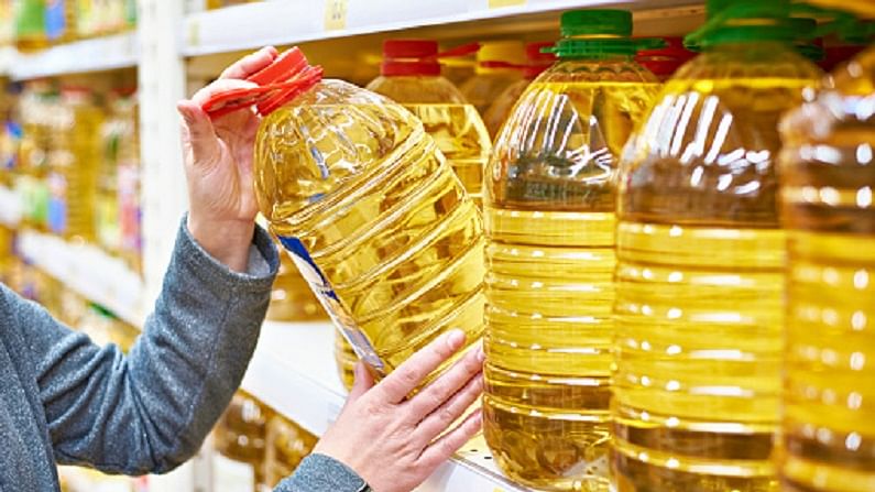 Major edible oil players cut wholesale prices