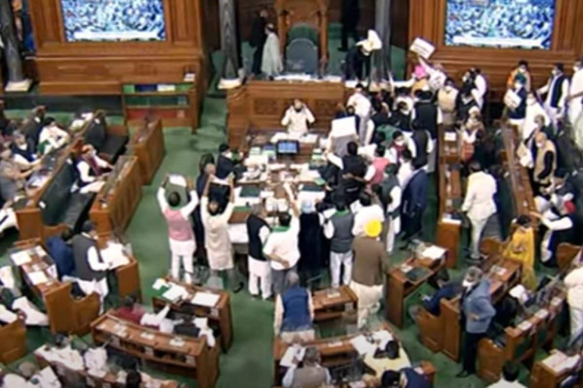TRS MPs Protest In Parliament Winter Session
