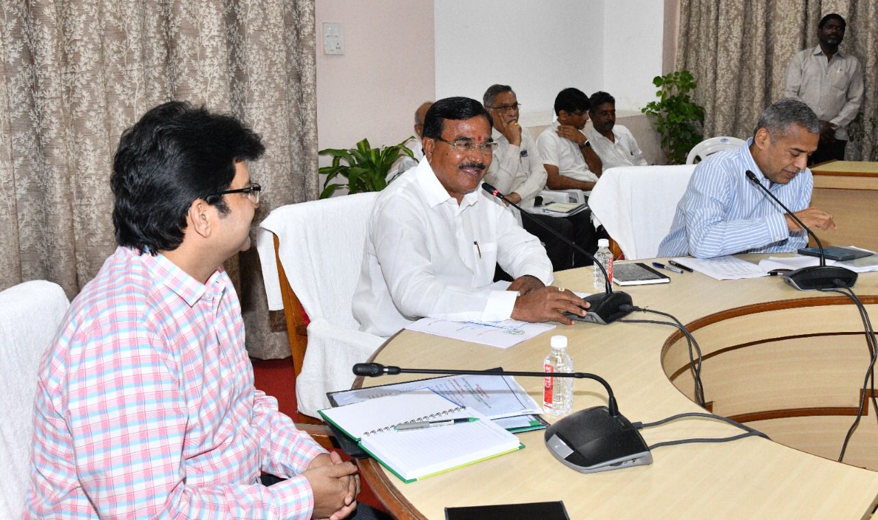 Telangana State Agriculture Minister Singireddy Niranjan Reddy Garu attended the review meeting held at the auditorium of Hyderabad Rajendranagar Acharya Jayashankar Agricultural University