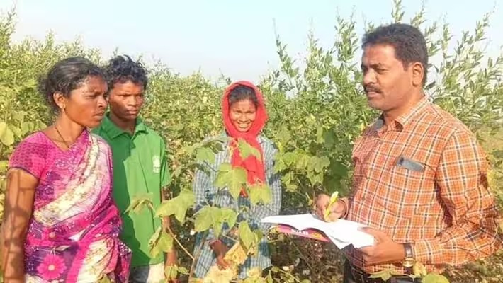 A Govt Teacher Lends Helping Hand to Suicide Farmer Families