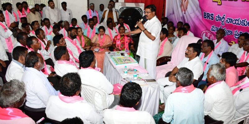 Minister Niranjan Reddy with Farmers in Rythu Bandhu Scheme Completed 5 years Programme