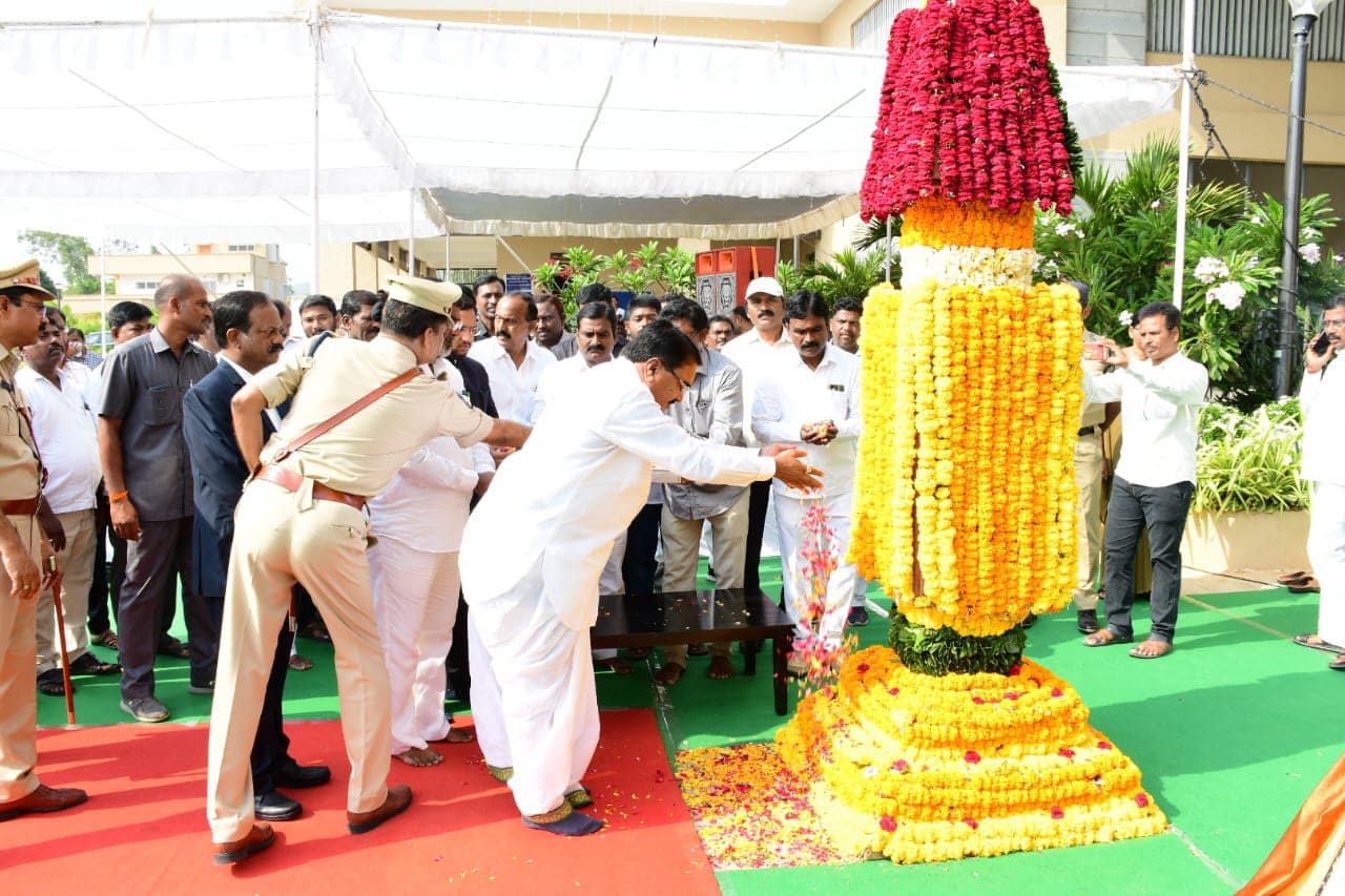 State Agriculture Minister Singireddy Niranjan Reddy congratulated the farmers, farm laborers and people of the state on the occasion of Telangana Dashabdi Utsavalu