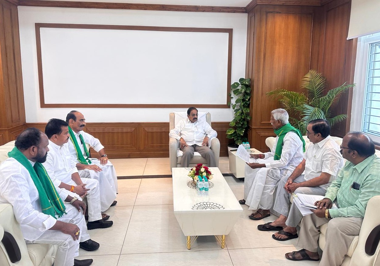 Kodanda Reddy రైతు సమస్యలపై తుమ్మలతో చర్చించిన కోదండరెడ్డి - Eruvaaka